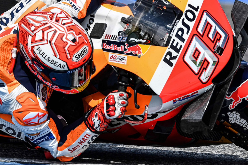 Dengan enam juara seri, superstar Honda yang berusia 26 tahun itu kini melampaui legenda Australia Mick Doohan. Dia berada di bawah bintang besar Italia Valentino Rossi, yang memenangkan tujuh kejuaraannya pada 2009 dan Giacomo Agostini, yang meraih rekor delapan kali juara seri pada 1975.