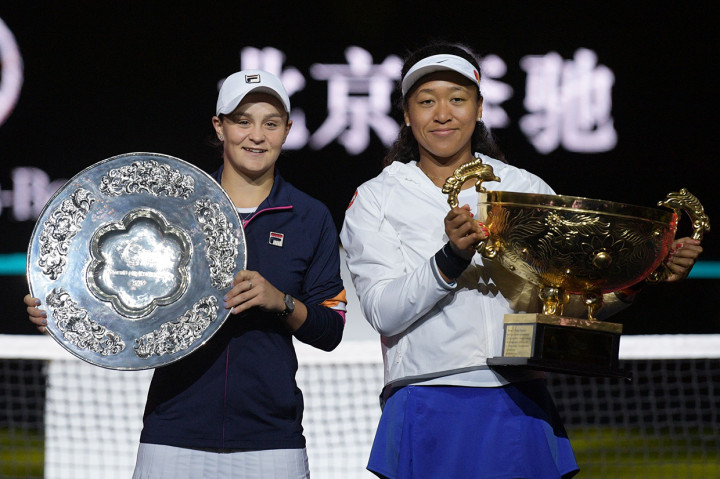 Petenis Jepang, Naomi Osaka meraih gelar China Open 2019. gelar juara China Terbuka 2019 setelah mengalahkan petenis peringkat satu dunia, Ashleigh Barty, AFP Photo/Noel Celis