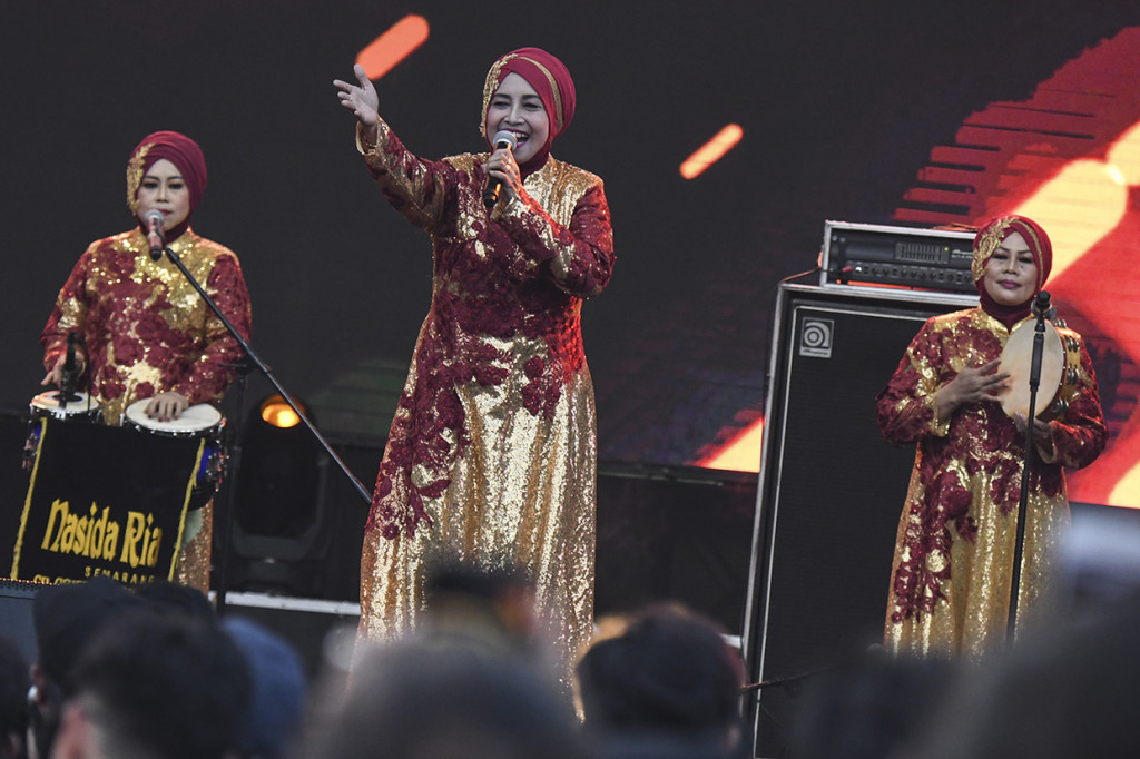 Grup Kasidah Modern Nasida Ria tampil pada hari ketiga Synchronize Fest 2019 di Gambir Expo, Kemayoran, Jakarta.
