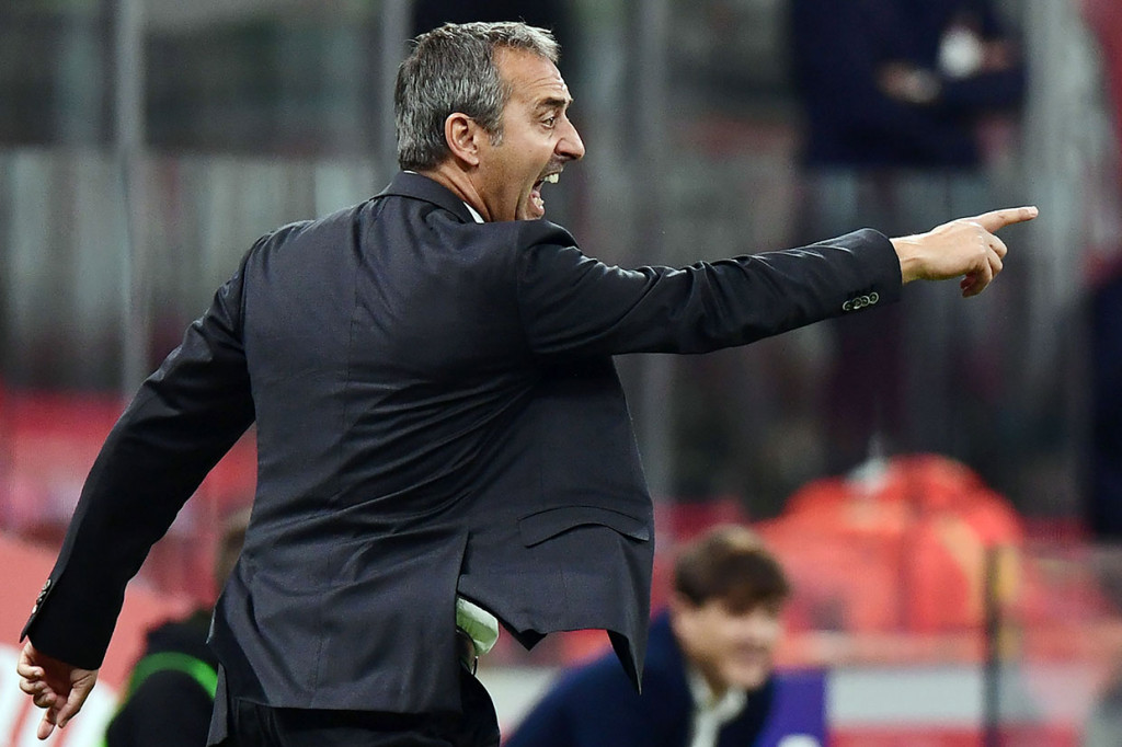 Hasil buruk yang didapat AC Milan dalam tujuh pertandingan awal Serie A Italia membuat manajemen memecat pelatih kepala Marco Giampaolo.