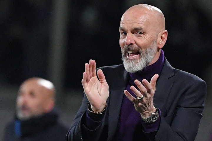 Mantan pelatih Fiorentina dan Inter Milan Stefano Pioli dilaporkan akan mengambil alih kursi kepelatihan Milan, yang memenangkan 18 gelar liga Italia terakhir mereka pada 2011. Gazzetta Dello Sport mengatakan Pioli siap menandatangani kontrak dua tahun pada Rabu, 9 Oktober 2019 pagi senilai 1,5 juta euro (USD 1,64 juta).