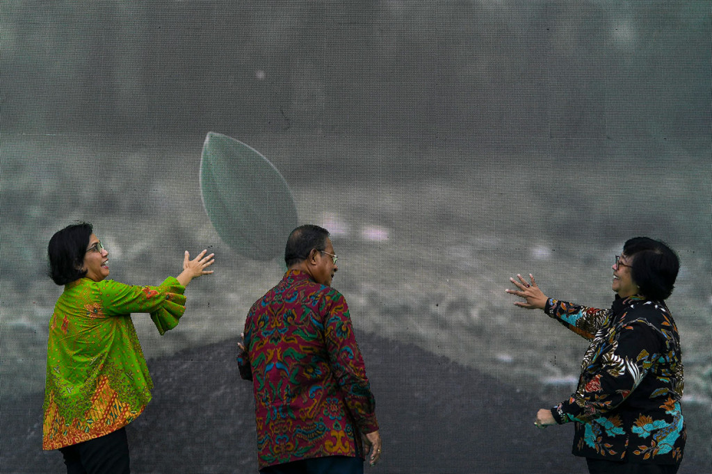 Menteri LHK Siti Nurbaya memuji pendirian BPDLH sebagai bentuk konsolidasi usaha perlindungan dan pengelolaan lingkungan. 