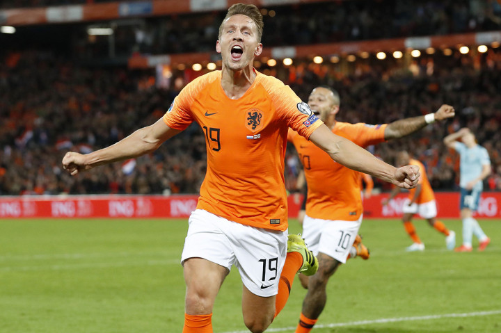 Sedangkan satu gol Belanda lainnya dicetak oleh bomber Luuk de Jong. AFP Photo/Maurice Van Steen