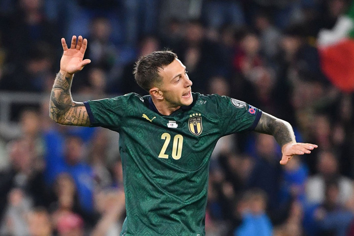 Selebrasi Federico Bernardeschi usai membawa timnya unggul 2-0.