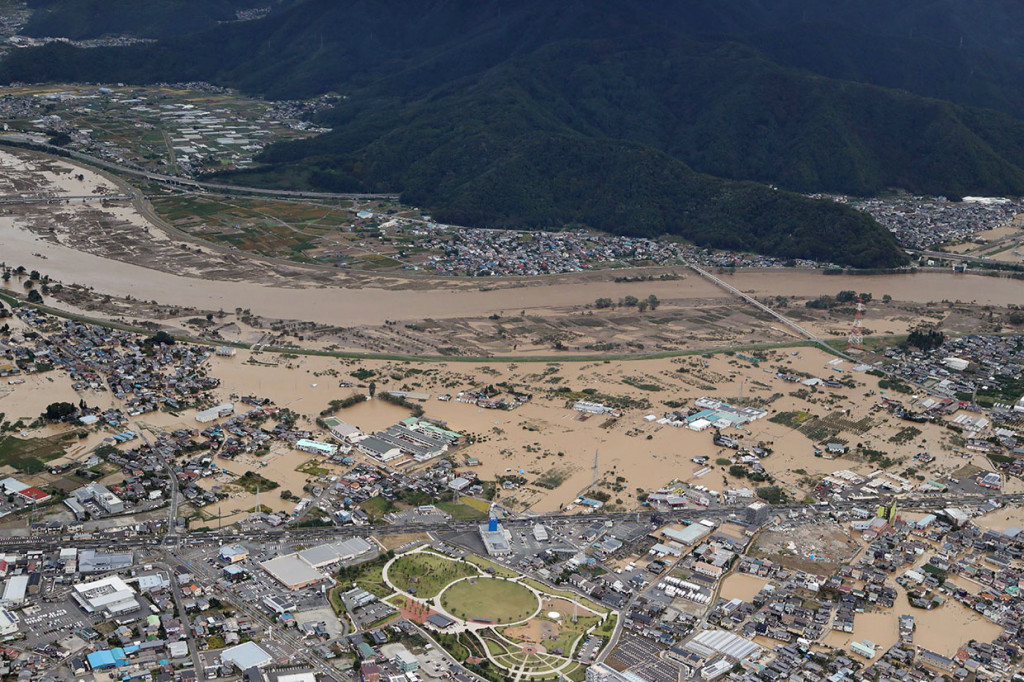 Topan Hagibis yang menghantam Tokyo, pada Sabtu, 12 Oktober hingga Minggu, 13 Oktober 2019 telah mengakibatkan setidaknya 14 orang tewas dan 16 lainnya hilang, serta sejumlah wilayah terendam banjir.