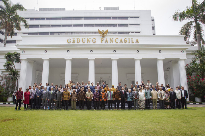 Konferensi Internasional DILA ke-30 dihadiri oleh Duta Besar negara sahabat, akademisi dan praktisi Hukum Internasional di Asia serta wakil dari Kementerian/Lembaga terkait yang akan membahas berbagai perkembangan hukum internasional di Asia serta kontribusi negara-negara di kawasan ini serta penerapan hukum dalam tataran domestik masing-masing negara.