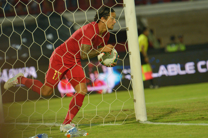 Tiga gol Vietnam yang bersarang ke gawang Indonesia masing-masing dicetak Do Duy M?nh di menit 26, Que Ng?c Hai di menit 55 (pen), dan Nguyen Tien Linh di menit 61. Satu gol Indonesia dicetak Irfan Bachdim di menit 83.