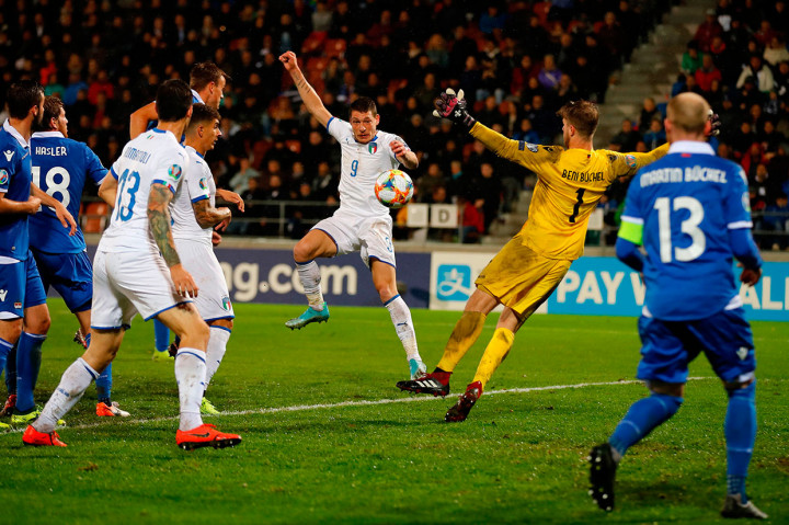 Italia baru bisa menggandakan keunggulan saat pertandingan memasuki menit ke-70. Sundulan Andrea Belotti menyambut tendangan sudut Vincenzo Grifo menjebol gawang Liechtenstein.