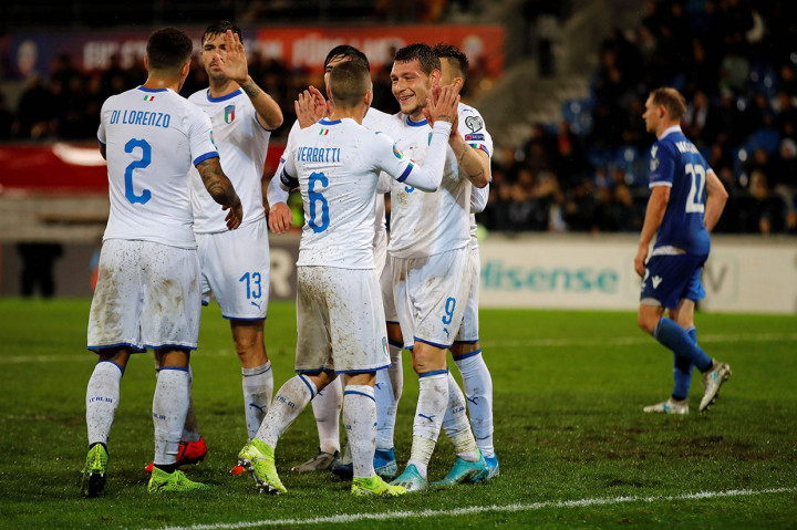 Tujuh menit berselang Italia unggul 3-0 lewat sundulan Alessio Romagnoli menyambut umpan silang Stephan El Shaarawy.