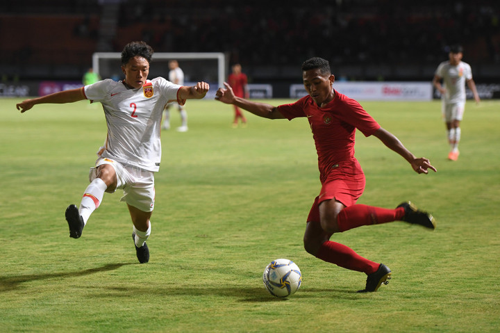 Pertandingan uji coba antara timnas U-19 Indonesia vs Tiongkok di Stadion Gelora Bung Tomo, berakhir dengan skor 3-1 untuk kemenangan tim Garuda Nusantara.