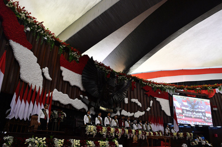 Geladi bersih pelantikan presiden dan wapres dimulai pukul 14.30 WIB yang seluruhnya diperagakan oleh para staf Sekretariat Jenderal MPR RI.  