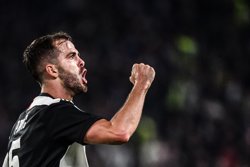 Di babak kedua, Miralem Pjanic memastikan kemenangan Juve lewat golnya di menit ke-54.
