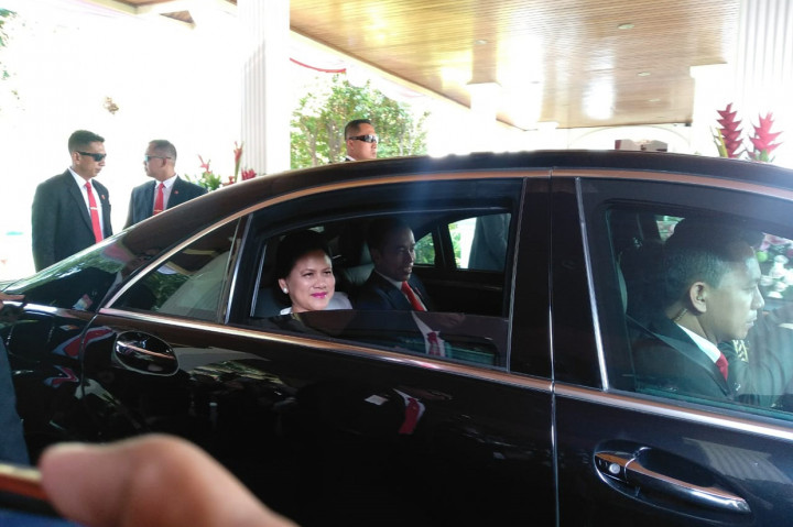 Presiden Jokowi berangkat terpisah dengan wakilnya Ma'ruf Amin, yang akan berangkat ke DPR dari rumahnya di Jalan Situbondo, Menteng, Jakarta Pusat.
