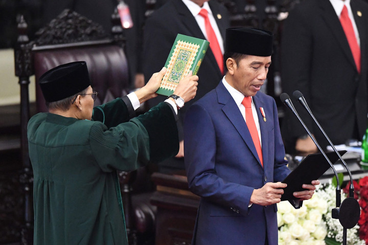 Presiden Joko Widodo mengucapkan sumpah saat dilantik menjadi presiden periode 2019-2024 di Gedung Nusantara, kompleks Parlemen, Senayan, Jakarta.