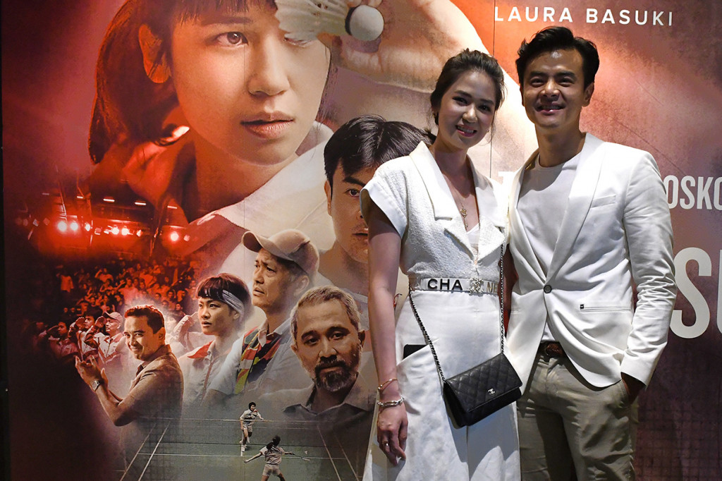 Film Susi Susanti: Love All dibintangi Laura Basuki, Dion Wiyoko, Kelly Tandiono, Rafael Landry Tanubrata, dan Lukman Sardi. 