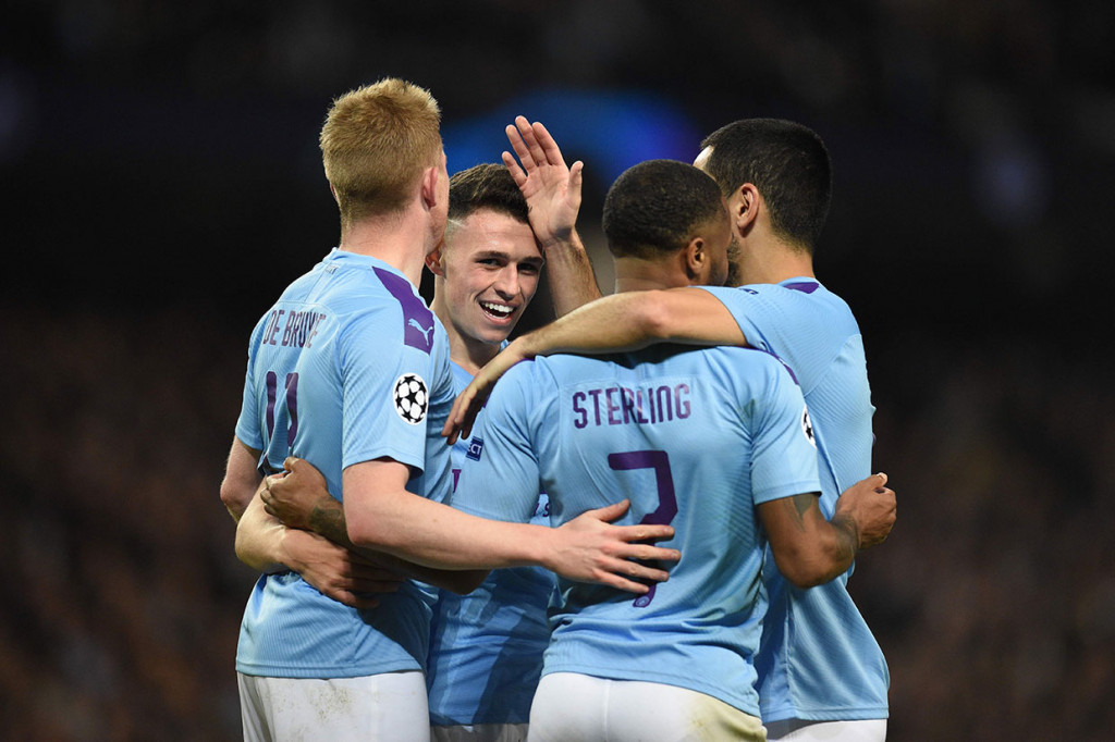 Sterling melengkapi hattrick-nya pada menit ke-69. Kali ini, ia sukses menyambar umpan matang Riyad Mahrez.