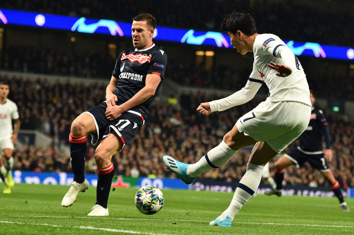 Pasukan Mauricio Pochettino mengambil inisiatif serangan dan menggempur habis-habisan pertahanan tim tamu sejak awal laga. 