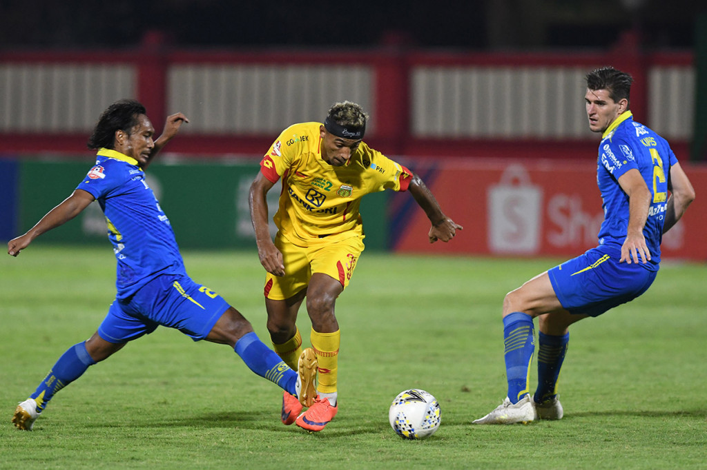 Bhayangkara masih menduduki peringkat ke-10 dengan 28 poin dari 24 pertandingan. Sementara Persib berada persis dibawahnya dengan poin serupa tetapi dari 24 laga.