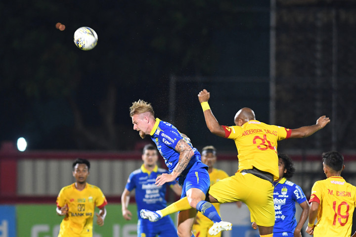 Satu poin dari pertandingan tersebut membuat kedua tim belum beranjang dari posisinya di klasemen sementara Liga 1.