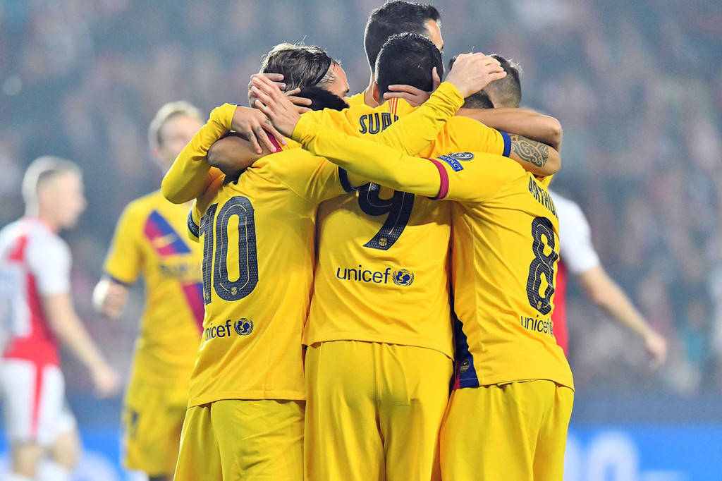 Gol ke gawang Slavia Praha juga membuat Messi telah menjebol 33 gawang tim yang berbeda, sekaligus menyamai rekor dua mantan bintang Real Madrid, Raul Gonzales dan Cristiano Ronaldo.