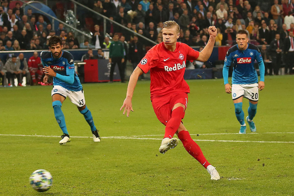 Tuan rumah berhasil menyamakan kedudukan menjadi 1-1 lewat eksekusi penalti Haaland pada menit ke-40 menyusul pelanggaran yang dilakukan Kevin Malcuit kepada Hwang Hee Chan.