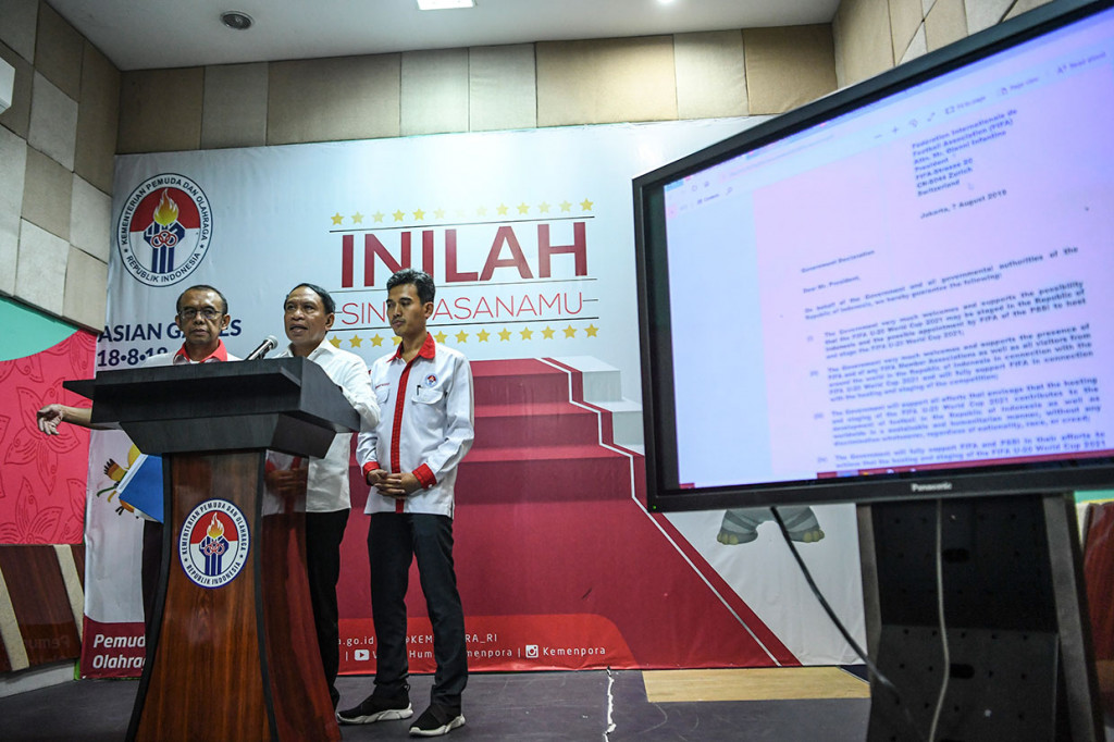 Ia juga menunggu laporan lengkap dari PSSI sebelum menghadap ke Presiden Joko Widodo. 