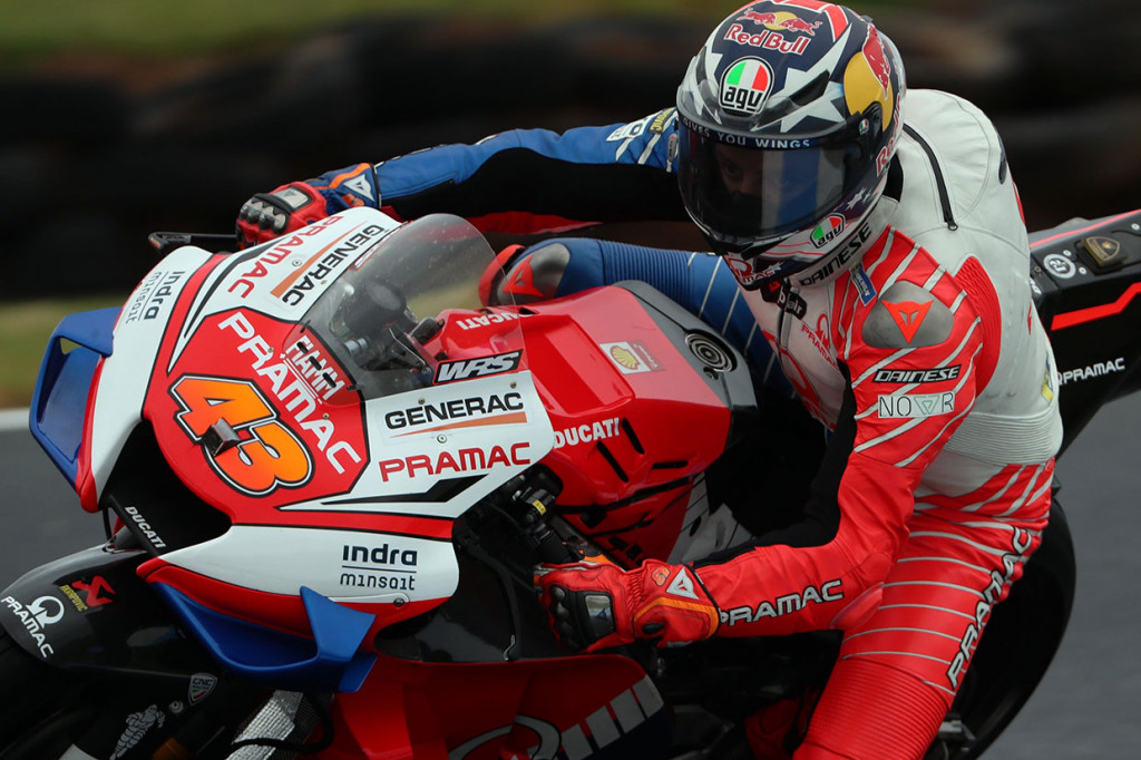 Sementara posisi kedua dan ketiga masing-masing ditempati Jack Miller (Pramac Ducati) dan juara dunia MotoGP Marc Marquez (Honda). Adapun posisi keempat diraih pebalap veteran asal Italia Valentino Rossi.
Sesi latihan kedua akan diadakan Jumat siang menjelang kualifikasi pada Sabtu, 26 Oktober 2019.