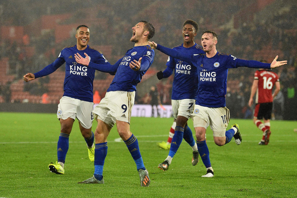 Dan Vardy menyegel tempat Leicester di buku rekor dengan mencetak gol kesembilan untuk timnya lewat eksekusi penalti usai dia dijatuhkkan oleh Jan Bednarek. Gol tersebut sekaligus membawanya menjadi pencetak gol terbanyak Liga Premier dengan sembilan gol.
