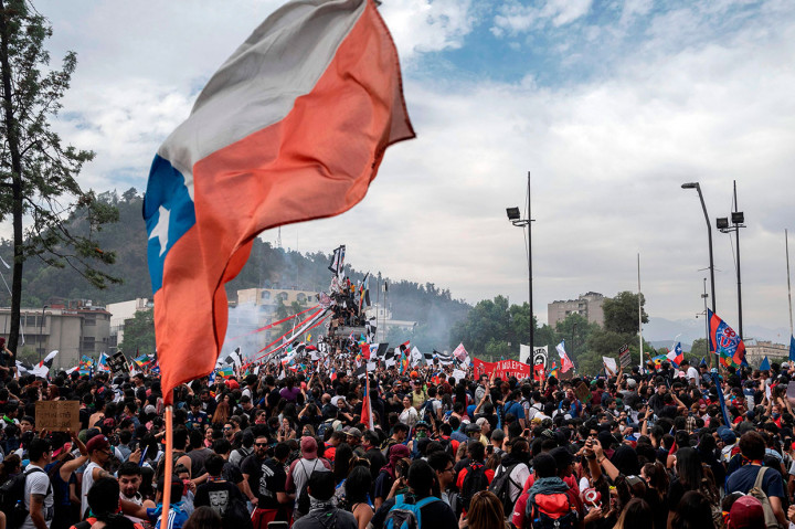 Chile sebelumnya dipandang sebagai salah satu negara paling stabil di Amerika Latin, namun kemudian bergulat dengan kekerasan terburuk dalam beberapa dekade.