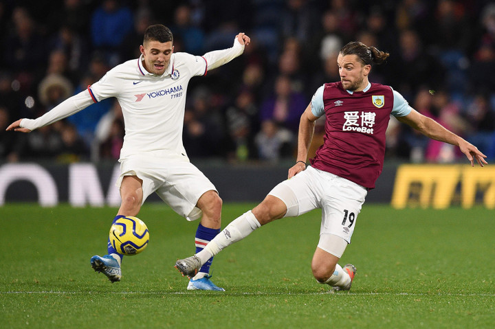 Burnley baru bisa membalas di menit-menit akhir. Jay Rodriguez mencetak gol di menit ke-86 dan Dwight McNeil di menit ke-89. 