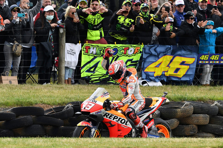 Kemenangan di MotoGP Australia menjadi podium juara ke-11 bagi Marquez di sepanjang musim ini. AFP Photo/William West