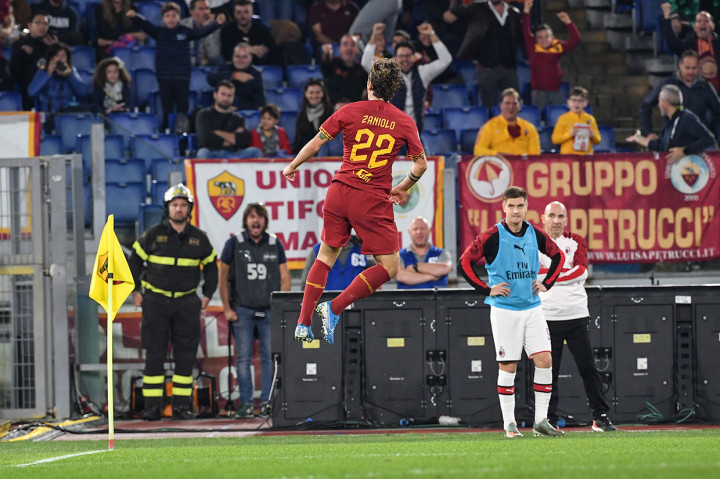Nicolo Zaniolo kemudian jadi pahlawan kemenangan Roma, setelah menjebol gawang Gianluigi Donnarumma pada menit ke-58 untuk memberi Roma poin penuh. 
