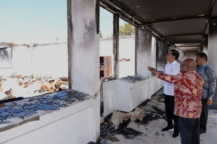 Presiden mengatakan akan memprioritaskan rehabilitasi pasar yang menjadi salah satu titik kerusuhan di Wamena, beberapa waktu lalu.