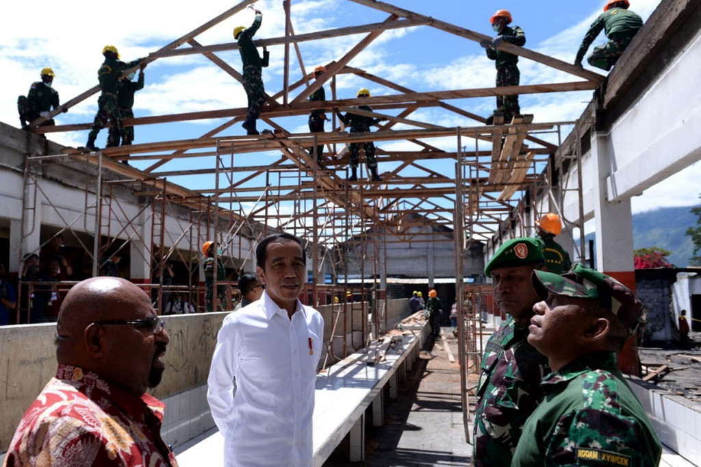 Rehabilitasi Pasar Wouma sendiri ditargetkan Kepala Negara akan rampung dalam tempo 2 minggu. Adapun pihak yang akan mengerjakan perbaikan pasar tersebut adalah dari Zeni TNI.