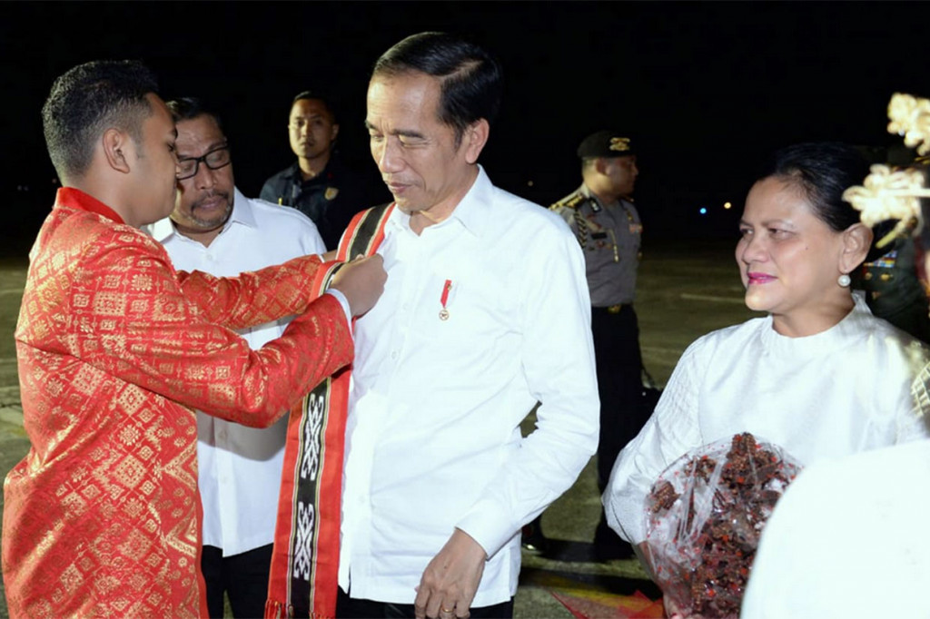 Selesai itu, Presiden Jokowi dan rombongan akan langsung menuju Bandar Udara Pattimura, Kota Ambon untuk kemudian lepas landas menuju Kota Palu, Provinsi Sulawesi Tengah. Setibanya di Bandar Udara Mutiara SIS Al-Jufri, Kota Palu, Presiden Jokowi diagendakan menuju Kecamatan Tatanga untuk meninjau lokasi hunian tetap Duyu.