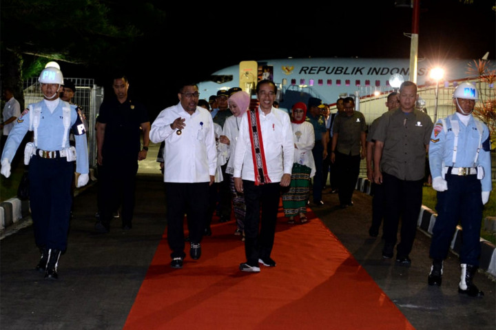 Pada siang harinya, Presiden Jokowi akan meninjau lokasi hunian tetap Tondo di Kecamatan Mantikurore. Presiden Jokowi dan Ibu Iriana dijadwalkan kembali ke Jakarta pada sore harinya.