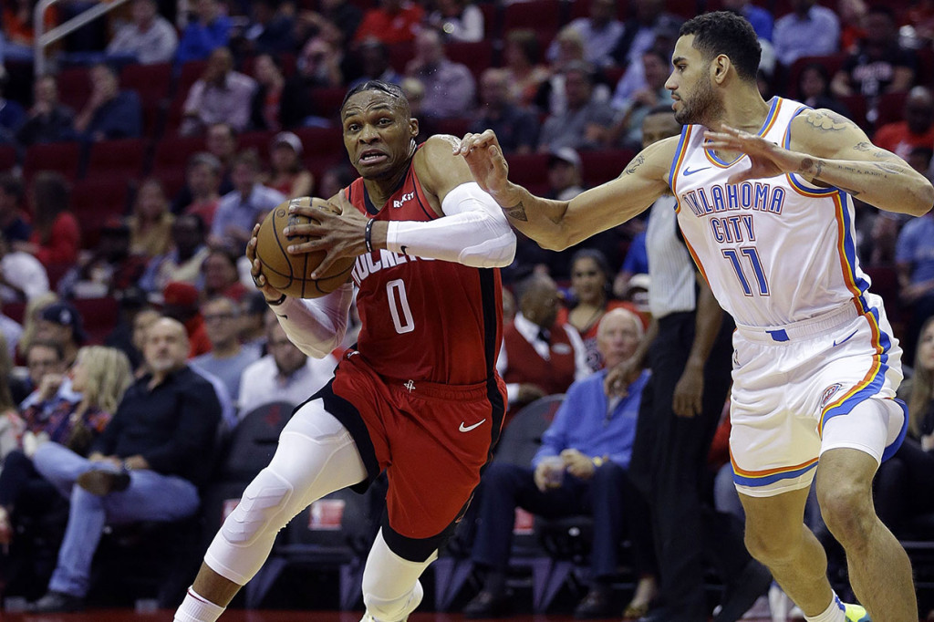 Sementara Russell Westbrook mencatatkan 'triple-double' keduanya secara beruntun. Westbrook menyelesaikan pertandingan dengan catatan 21 poin, 12 rebound, dan sembilan assist. 