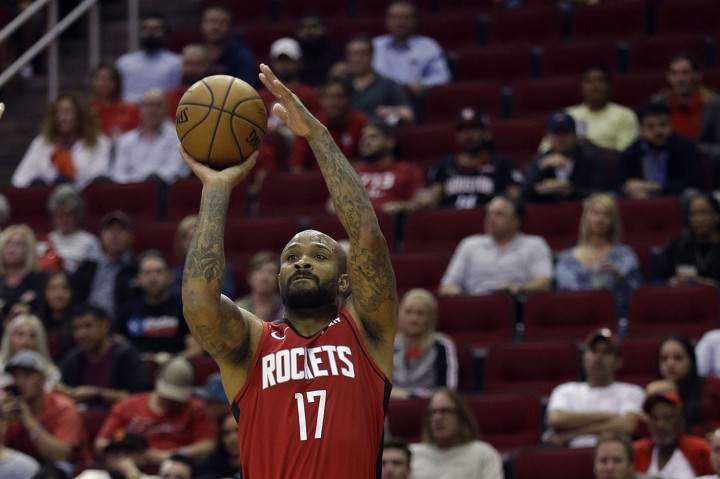 Forward Rockets PJ Tucker mengemas 17 poin dan sembilan rebound, dan ia kerap menjadi ancaman bagi para pemain bertahan lawan dalam pertandingan yang dimainkan di Toyota Center tersebut. Sedangkan Clint Capella menyumbang 15 poin untuk Houston.