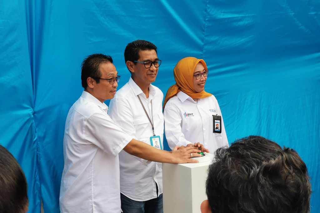 PT PLN (Persero) memasang Stasiun Pengisian Kendaraan Listrik Umum (SPKLU) atau charging station di kantor PLN Unit Induk Distribusi Jakarta Raya (Disjaya). 