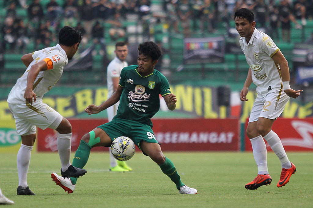 Persebaya kalah melawan PSS Sleman dengan skor akhir 2-3. 