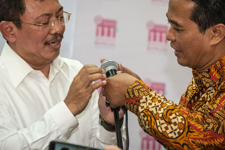 Kepada pres Menkes menyatakan bahwa dirinya sebagai pelayan bagi para dokter yang tergabung dalam PB IDI agar bisa memberikan apa yang dibutuhkan bagi para tenaga medis.