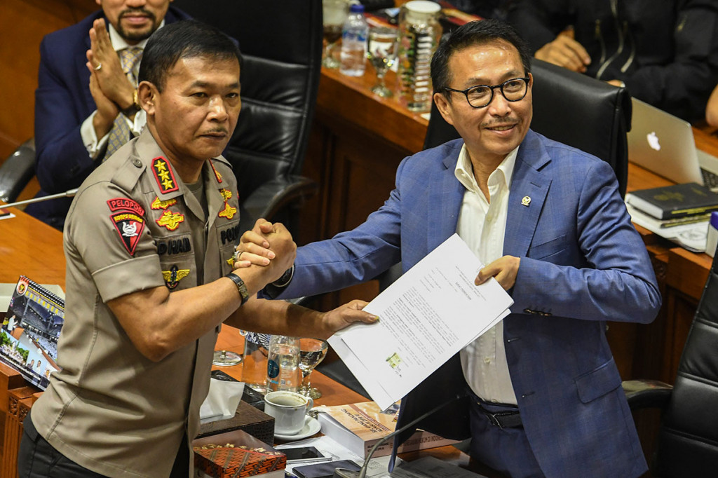 Setelah keputusan Tingkat I itu disepakati maka pimpinan Komisi III DPR, katA Herman, pihaknya akan bersurat kepada pimpinan DPR untuk bisa diambil keputusan Tingkat II di Rapat Paripurna DPR RI, Kamis (31/10).