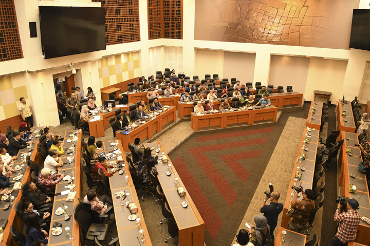 Rapat penetapan pimpinan itu dipimpin Wakil Ketua DPR Sufmi Dasco Ahmad yang merupakan Koordinator Bidang Ekonomi dan Keuangan.