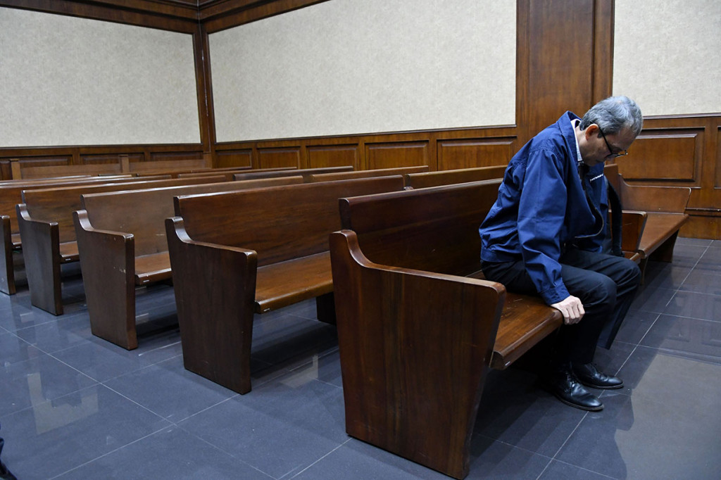 Terdakwa kasus dugaan suap proyek pengadaan di lingkungan PT Krakatau Steel Wisnu Kuncoro sebelum menjalani sidang lanjutan di Pengadilan Tipikor, Jakarta.