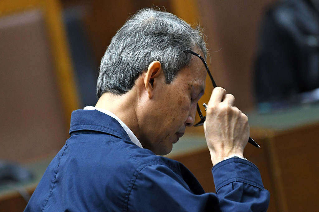 Ia pun meminta maaf kepada keluarga besar, khususnya kepada istri dan anak-anaknya atas perkara yang menimpanya.