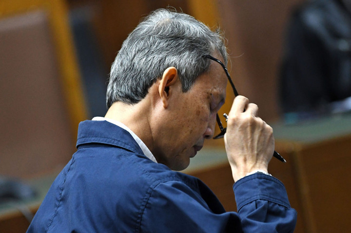 Ia pun meminta maaf kepada keluarga besar, khususnya kepada istri dan anak-anaknya atas perkara yang menimpanya.