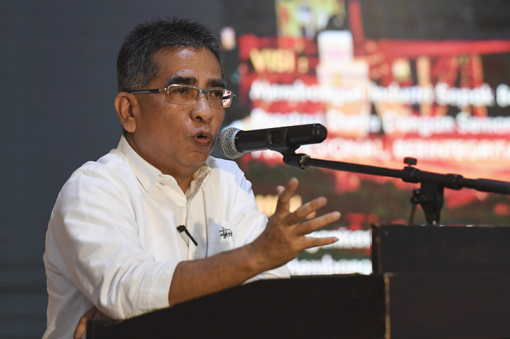 Calon Ketua Umum PSSI Periode 2019-2023 Benny Erwin menyampaikan visi dan misi kepada media di Jakarta.