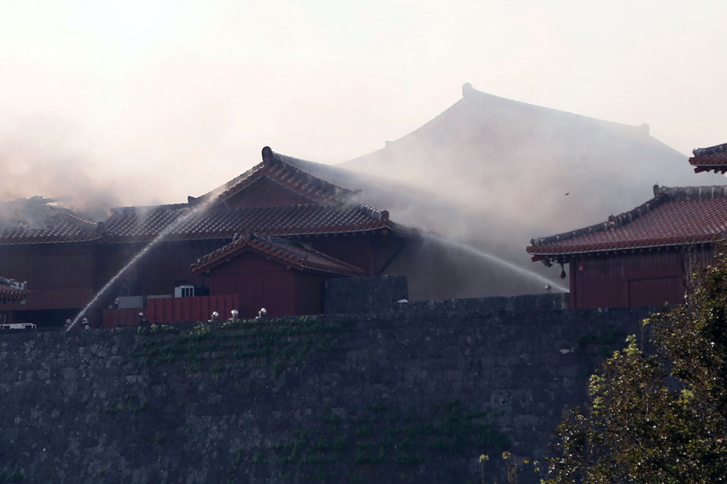 Kebakaran kastil itu terjadi di tengah-tengah festival pertengahan musim gugur tahunannya. Tempat itu telah dijadwalkan untuk masuk sebagai salah satu perhentian pada rute obor Olimpiade Tokyo 2020.    