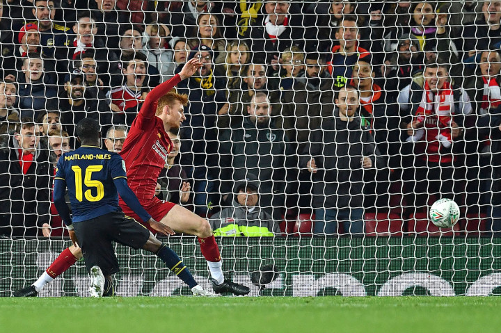 10 menit babak kedua dimulai, Arsenal menambah keunggulan menjadi 4-2 lewat gol Maitland-Niles memanfaatkan blunder yang dilakukan Milner.