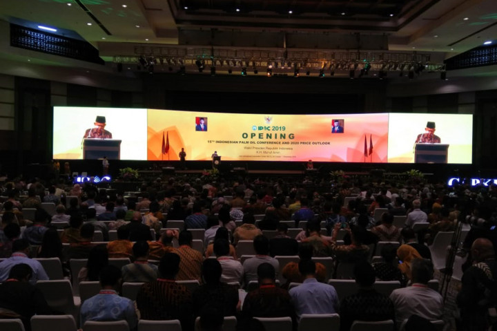 Pemerintah bahkan terus melawan kampanye hitam sawit Indonesia di dunia internasional, dengan mengajak pelaku sawit memiliki sertifikat Indonesia Sustainable Palm Oil (ISPO) yang merupakan bukti tata kelola kelapa sawit berkelanjutan. ISPO merupakan alat diplomasi untuk mengurangi kesan negatif sawit Indonesia.